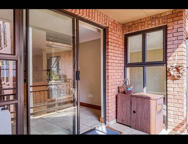 1 BEDROOM APARTMENT FOR SALE IN NEWLANDS